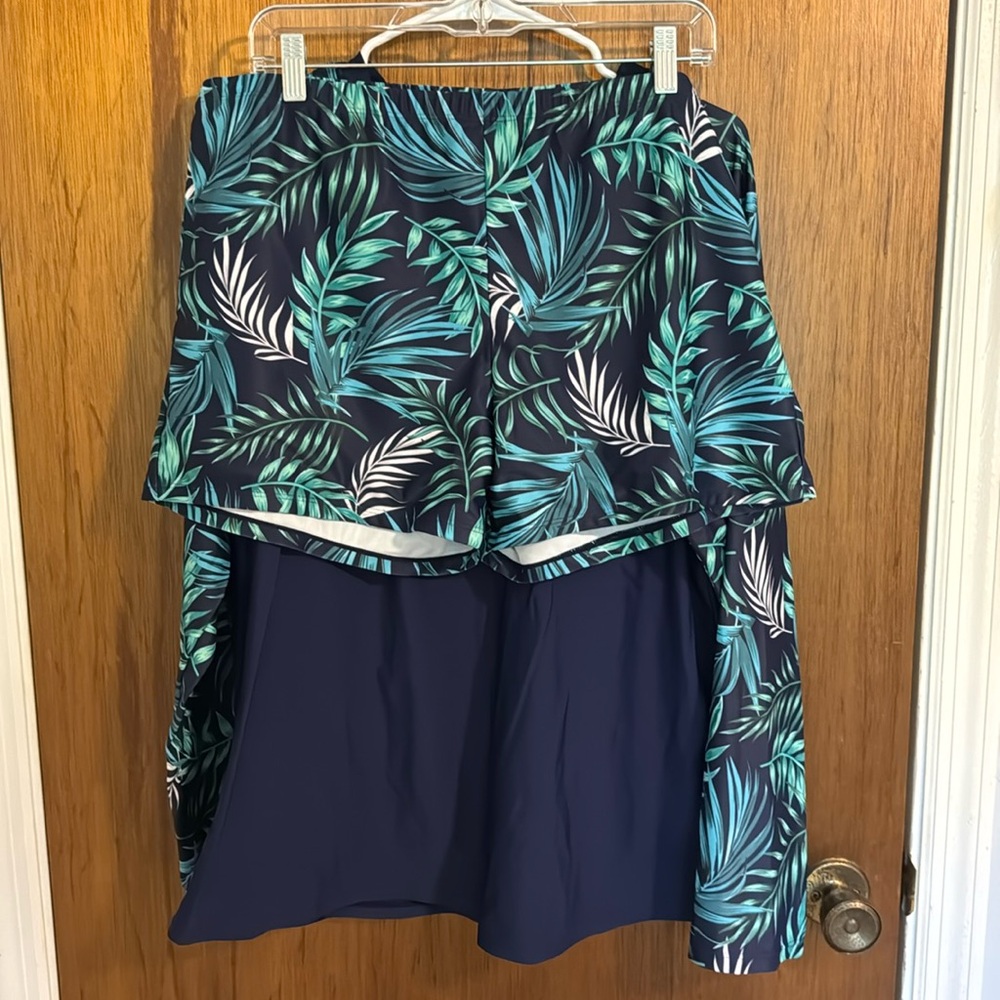 Daci Women Plus Size 2 Piece Long Sleeve Rash Guard Swimsuit. Size: 22 Plus